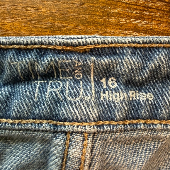 Time and Tru Light Blue Distressed Denim Jean Shorts - Picture 2 of 10